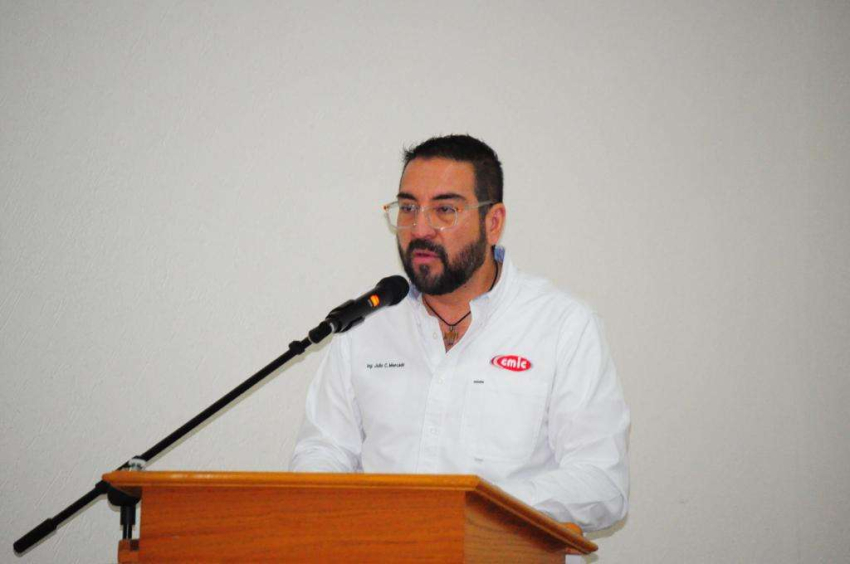 Preocupante que obras pasen a manos de ej&eacute;rcito: CMIC