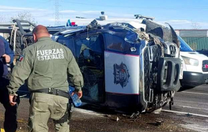 Polic&iacute;as estatales provocan choque m&uacute;ltiple en la Benito Ju&aacute;rez