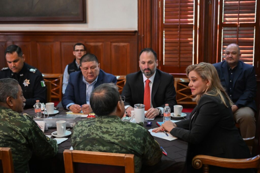 Instalan mesa de seguridad en Palacio