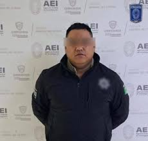 Cubre cortina de humo detenci&oacute;n de Director policiaco en Madera