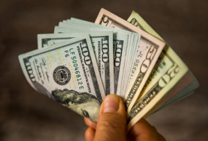 Se mantiene d&oacute;lar a $19.90 este martes