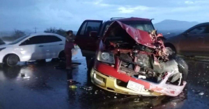Chocan de frente, tres lesionados iban a chihuahua