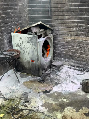 Incendio en la Col, Reforma consume una vivienda