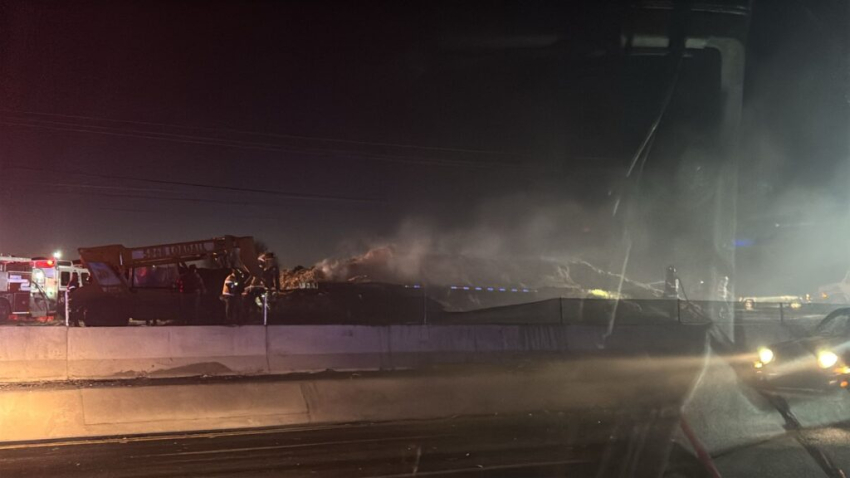 Se incendia tr&aacute;iler cargado de pastura