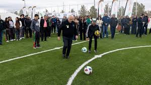 Inaugura Beto Perez cancha de futbol r&aacute;pido en Cecytech