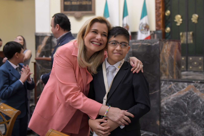 Exhorta gobernadora a niños ser ciudadanos honorables para el futuro de México