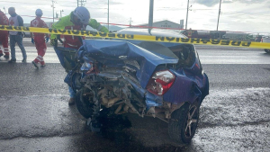 Causa accidente, muere conductor y el responsable huye
