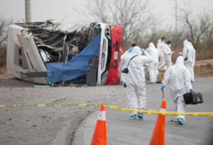 Mueren 15 migrantes tras el choque de un autob&uacute;s que transportaba venezolanos en M&eacute;xico