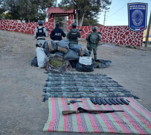 Golpe al narco, aseguran droga y armas en Uruachi