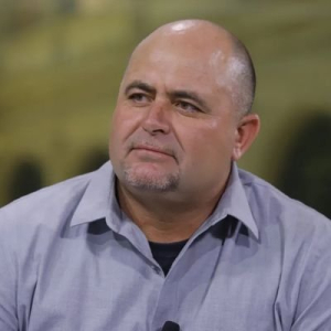 Buscar&aacute; Juli&aacute;n LeBar&oacute;n un puesto p&uacute;blico