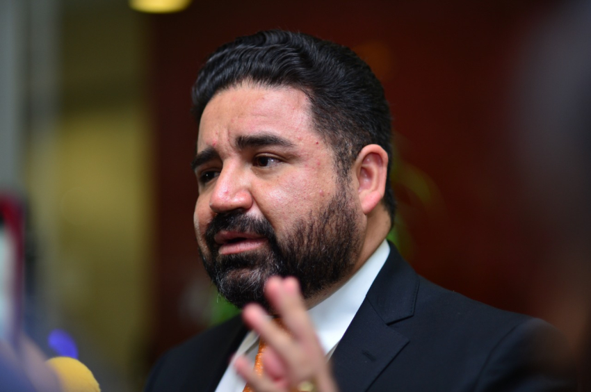 Ocultar libros de texto es atentar contra los derechos de los ni&ntilde;os; S&aacute;nchez Villegas