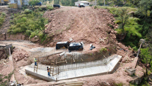 Construyen puente en Bahuichivo