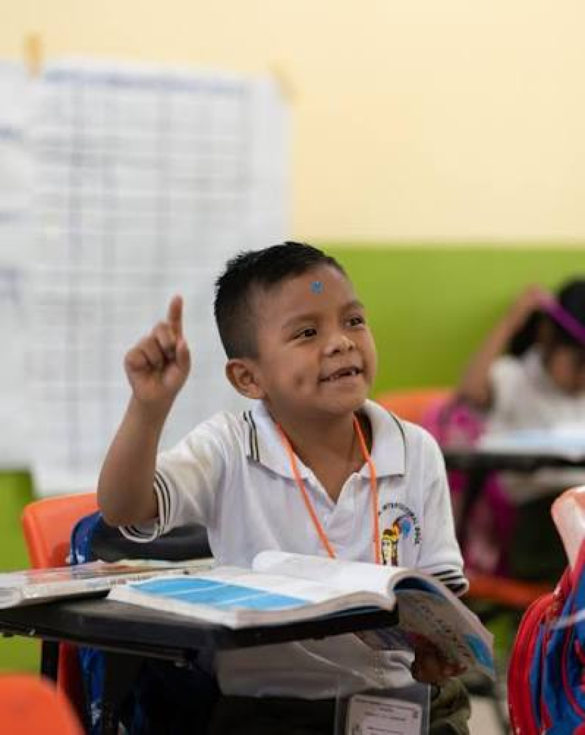 Apoya equipo de Juarez a niños indígenas