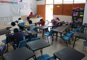 Registran escuelas ausentismo del 50% por intenso frio