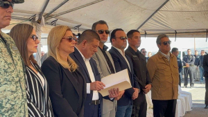 Encabeza Maru Campos honras f&uacute;nebres a agentes fallecidos de la AEI