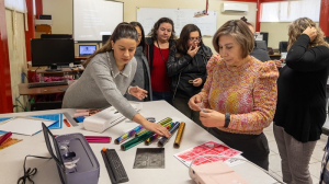 Mujeres se capacitan en costura, dise&ntilde;o, ingl&eacute;s y mec&aacute;nica, en Cuauht&eacute;moc