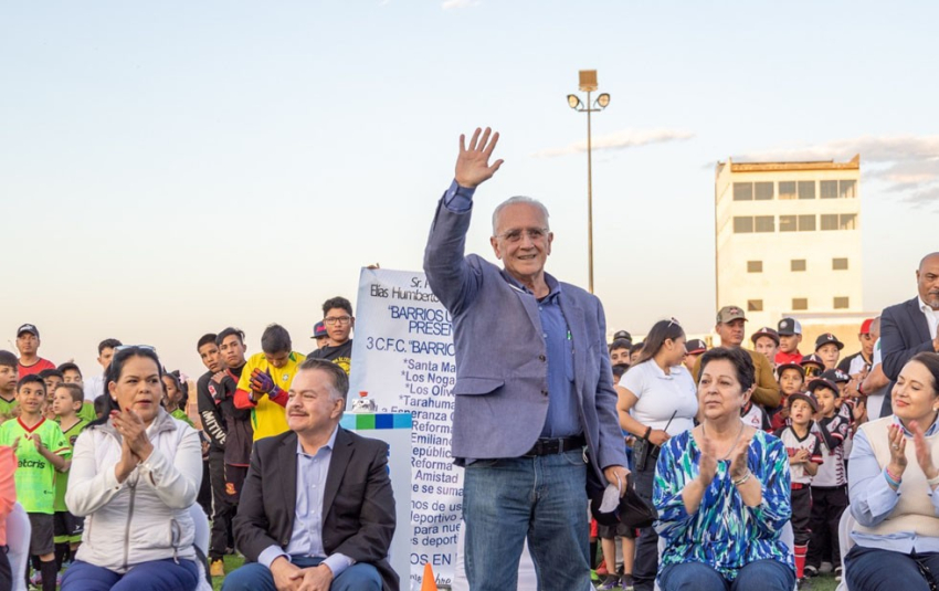 Entrega Presidente becas de excelencia