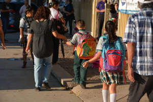 Inicio hoy ciclo escolar 2024-2025, con aumento en tr&aacute;fico ma&ntilde;anero