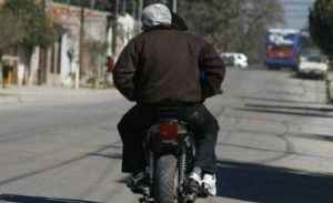 Alertan sobre ladrones en motocicletas