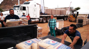 Entrega COESVI paquetes de materiales en San Andres