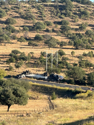 Cierran carretera Rubio-L&aacute;zaro C&aacute;rdenas por volcadura de pipa