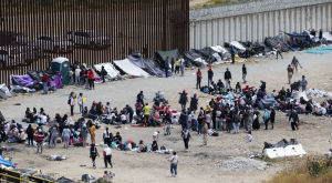 Empecinados migrantes buscan cruzar la frontera M&eacute;xico-Estados Unidos