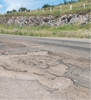 Urge rehabilitaci&oacute;n en carreteras en el noroeste