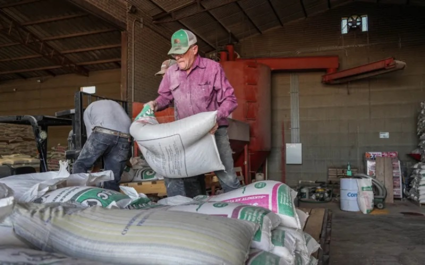 Entrega gobierno Concentrado lechero
