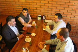 Se re&uacute;ne fiscal con jefes menonitas
