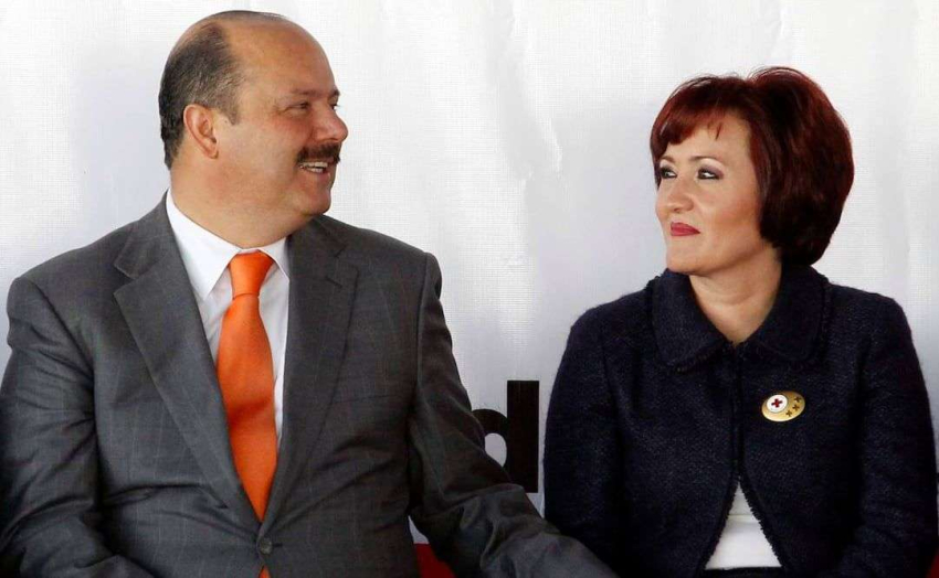 Detienen en El Paso a Bertha Gómez esposa de César Duarte