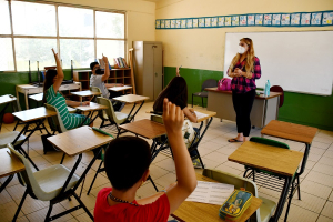 Brinda seguridad Polic&iacute;a en escuela Bicentenario