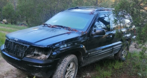 Asegura AEI camioneta blindada abandonada en carretera a San Juanito