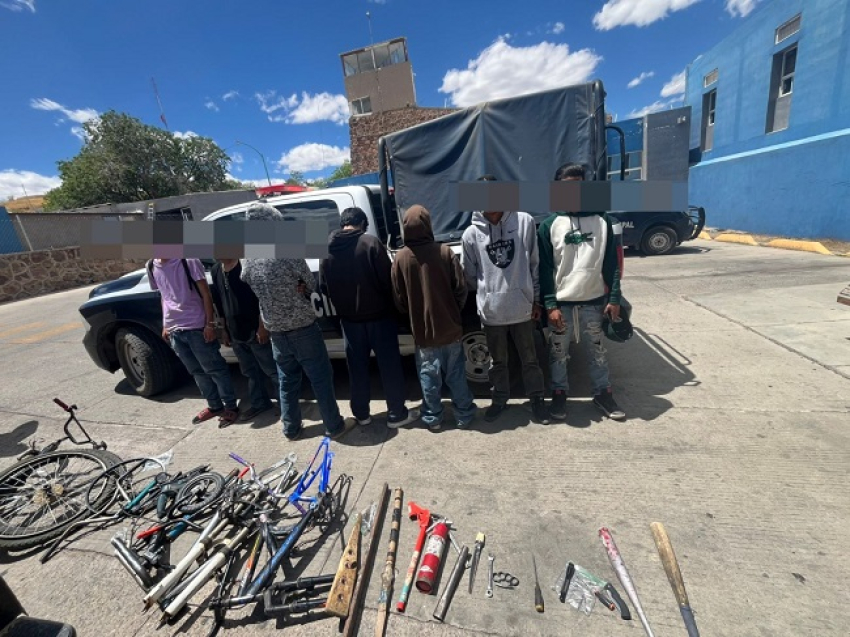 Asegura Policía Municipal a un grupo de jóvenes intoxicados