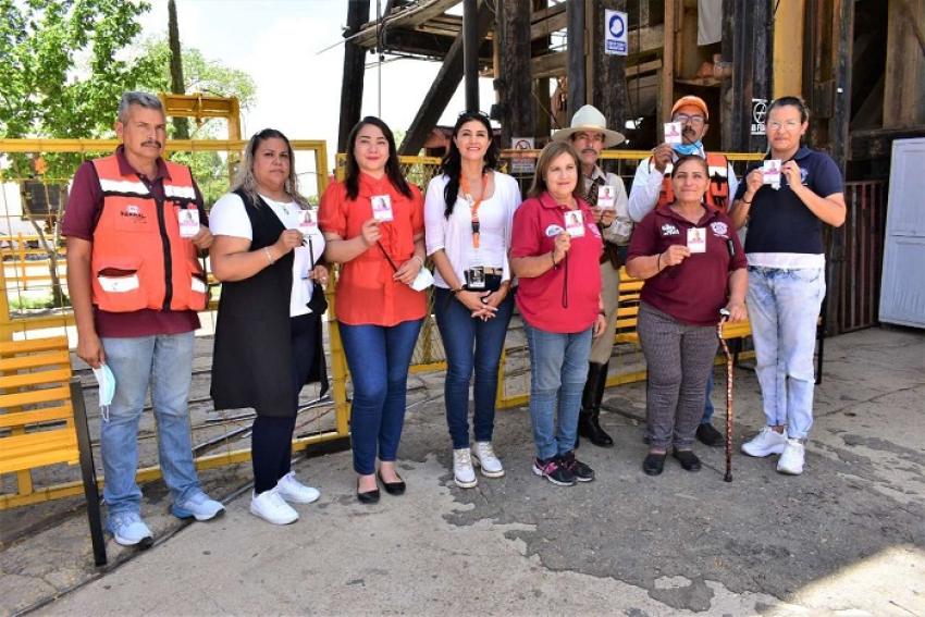 Otorga Secretar&iacute;a de Turismo 22 credenciales de gu&iacute;as de turistas