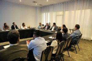 Se re&uacute;ne fiscal con radiodifusores en Chihuahua