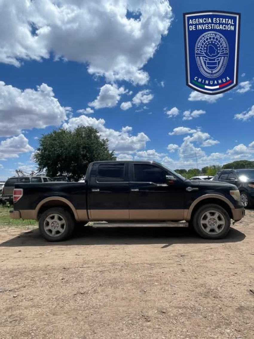 Localizan en campo menonita pick up robada