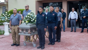 Brindan homenaje a polic&iacute;a seccional de An&aacute;huac