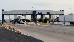 Toman agricultores caseta Villa Ahumada y carretera G&oacute;mez Palacio-Jim&eacute;nez