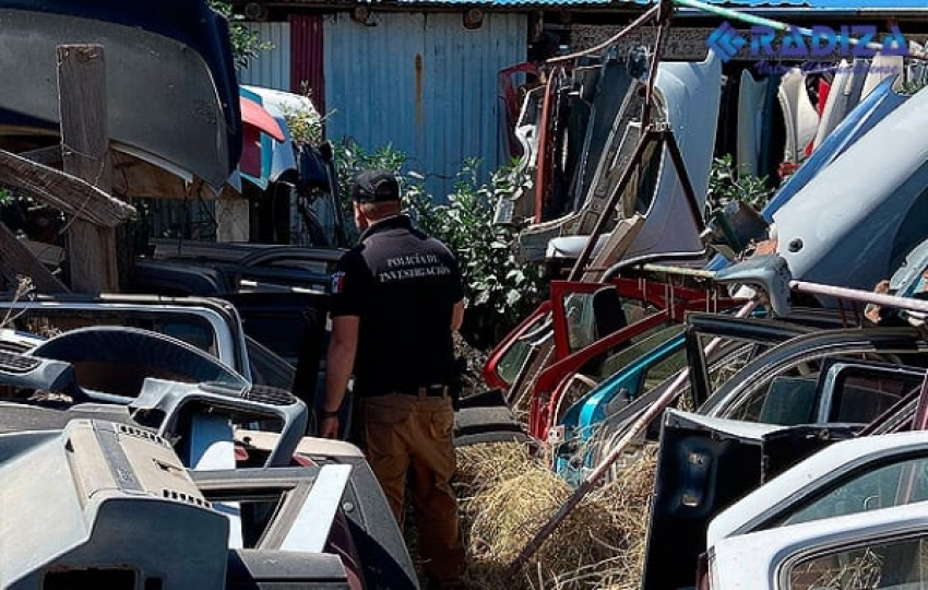 Inspeccionan Yonkes en busca de autos robados