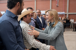 Acerca Maru Campos los programas y servicios del Gobierno del Estado a los 67 municipios en beneficio de los chihuahuenses