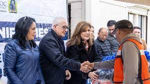 Entrega Presidencia uniformes a personal operativo