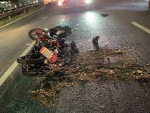 Terrible accidente muere motociclista en el corredor comercial
