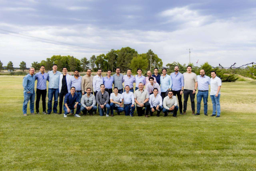 Se reúne Marco Bonilla con empresarios locales