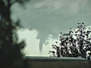 Cuantiosos da&ntilde;os por tornado en Ojinaga