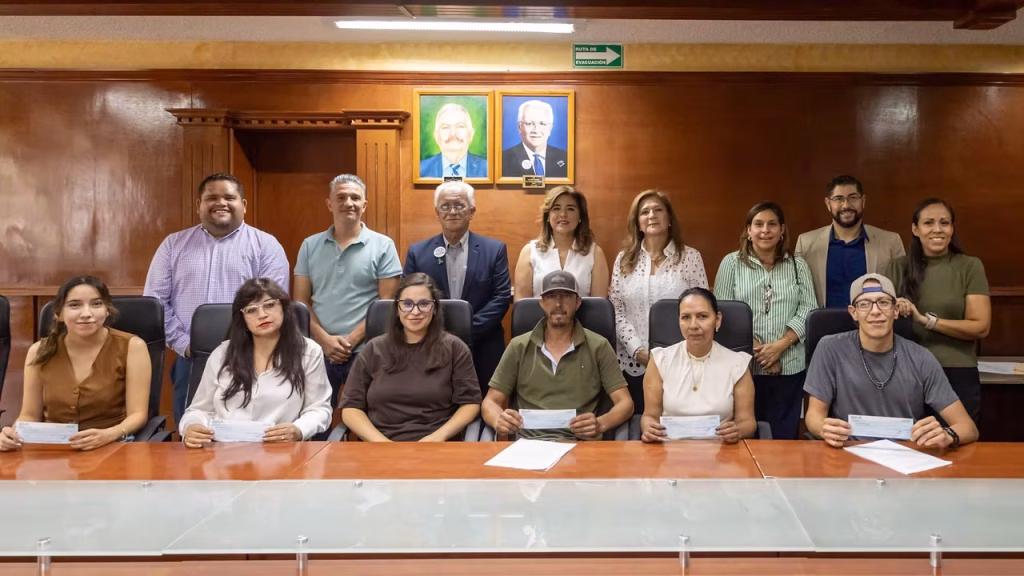 Estado y Municipio entregan créditos por 343 mil pesos a emprendedores de Cuauhtémoc