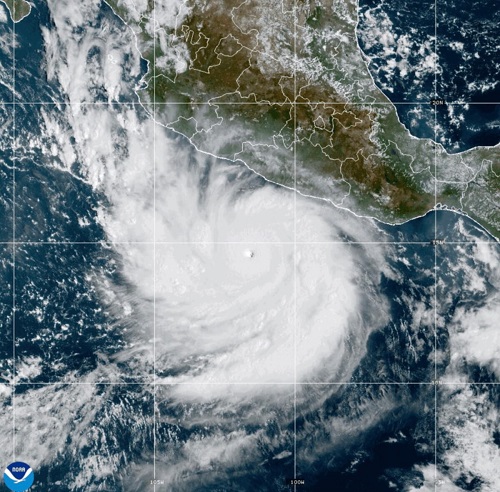En las próximas horas se espera huracan en Baja Califronia