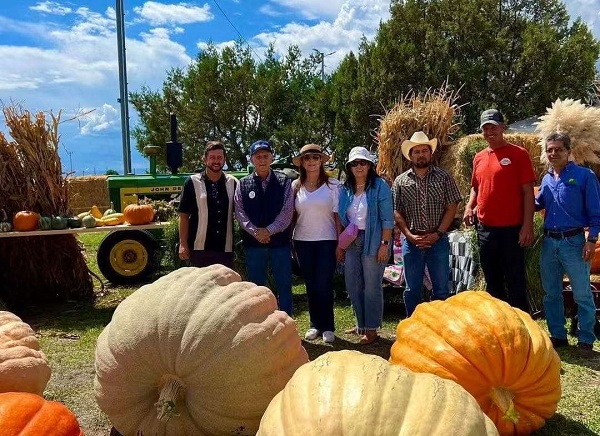 Rompe récord la calabaza más grande de México