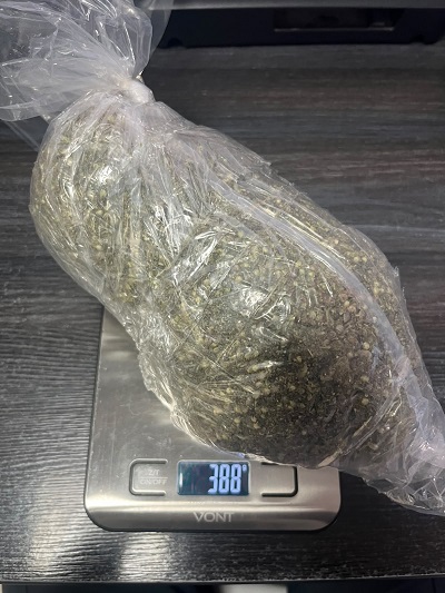 Policía municipal asegura marihuana y una bicicleta en la colonia Pascual Orozco