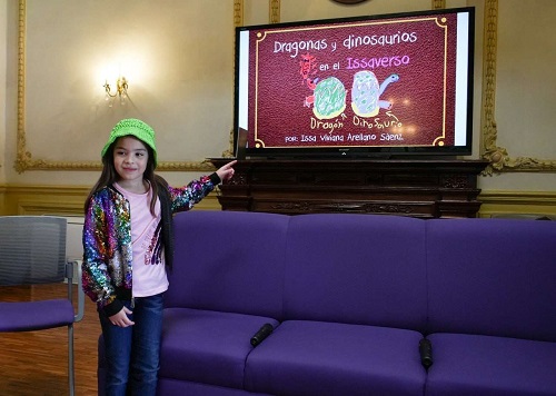 Presenta Uach Dragonas y Dinosaurios en el Issaverso